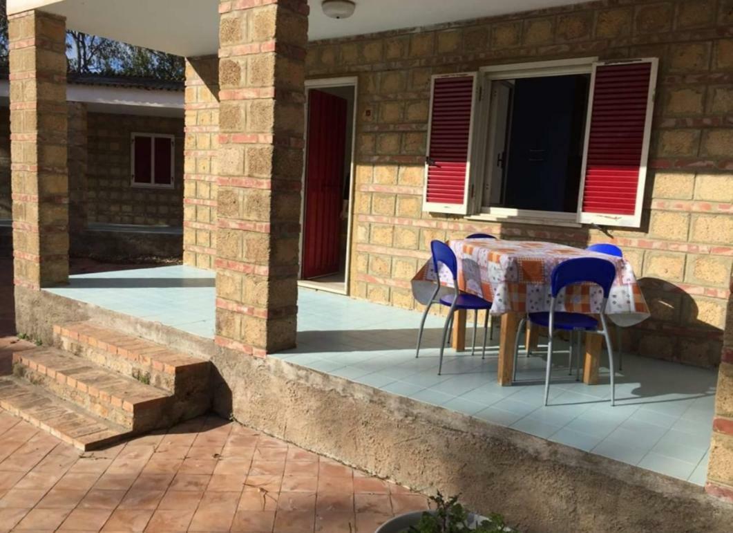 Camping Due Mari Villa Ovile la Marinella Екстериор снимка