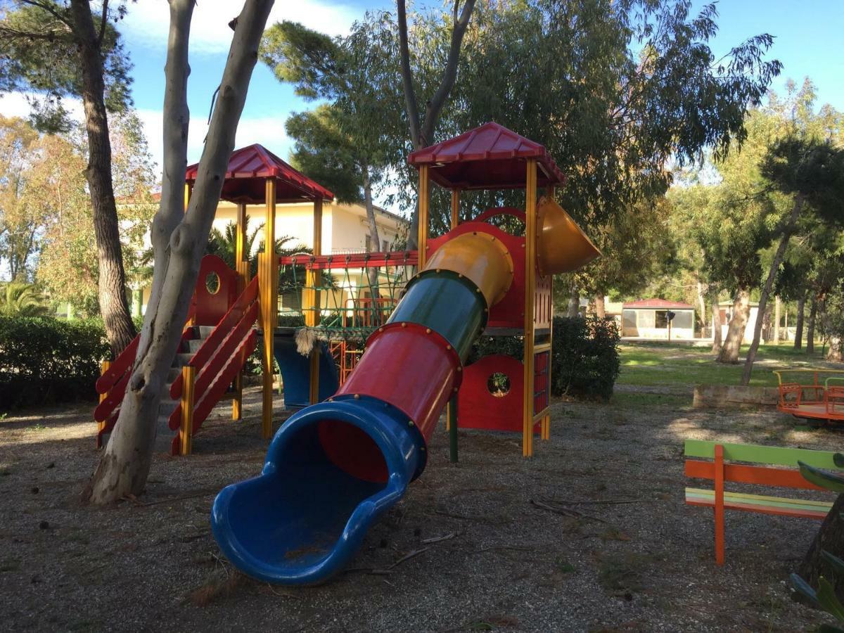 Camping Due Mari Villa Ovile la Marinella Екстериор снимка